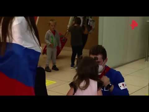 David Belyavskiy gets welcomed home by his wife and daughter