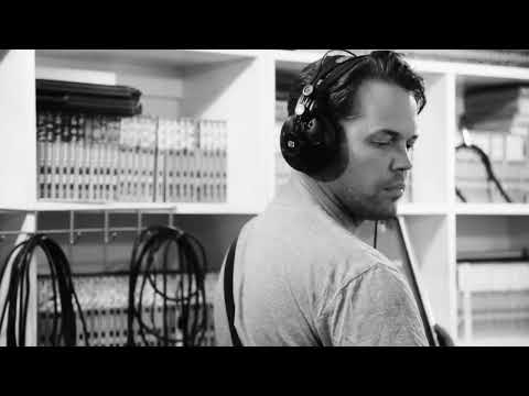 95bFM Friday Live: Lawrence Arabia - The Crew of the Commodore