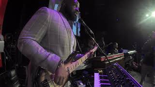 The Potter's House North Easter Service:David Daughtry's God Is Great Band Arrangement