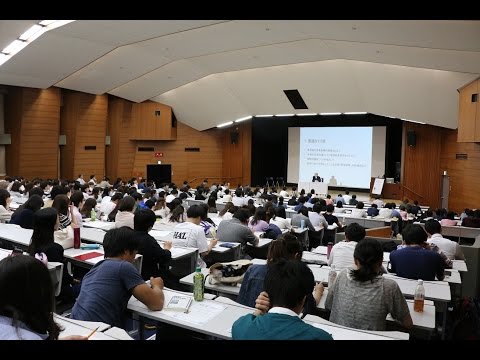 元国連事務次長 明石康氏による講演会(1/3)司会挨拶とプロフィール説明