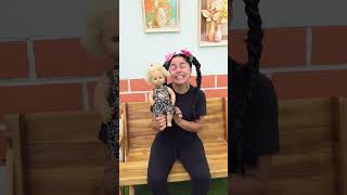 MAMÁ CÓMPRALE UN VESTIDO A MI MUÑECA 👧😂 #humor