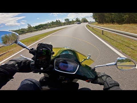 Vespa GTS 300 top speed 13 inch wheels and cruiser windshield