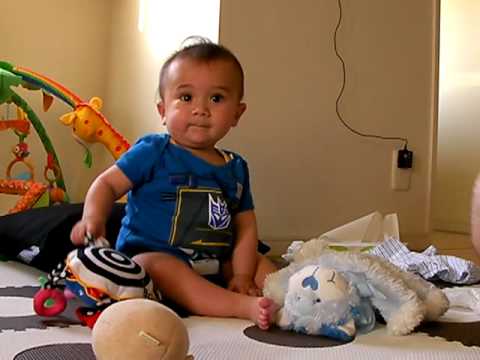 Tai (Soundwave outfit) can't quite sit