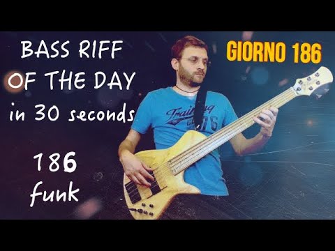 Funky groove con Gaetano Costanzo handmade 5 corde Bass Riff of the day in 30 seconds giorno 186