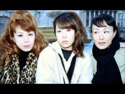 The 5.6.7.8's - Rock and Roll Santa