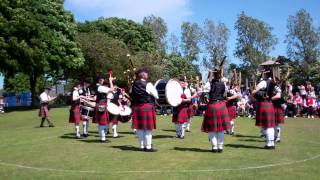 preview picture of video 'City Of St Andrews Pipe Band Scottish Highland Gathering Thornton Fife Scotland'