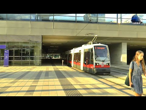 Tramvaie in Vienna Siemens ULF Trams/Straßenbahn in Wien - 10 August 2022