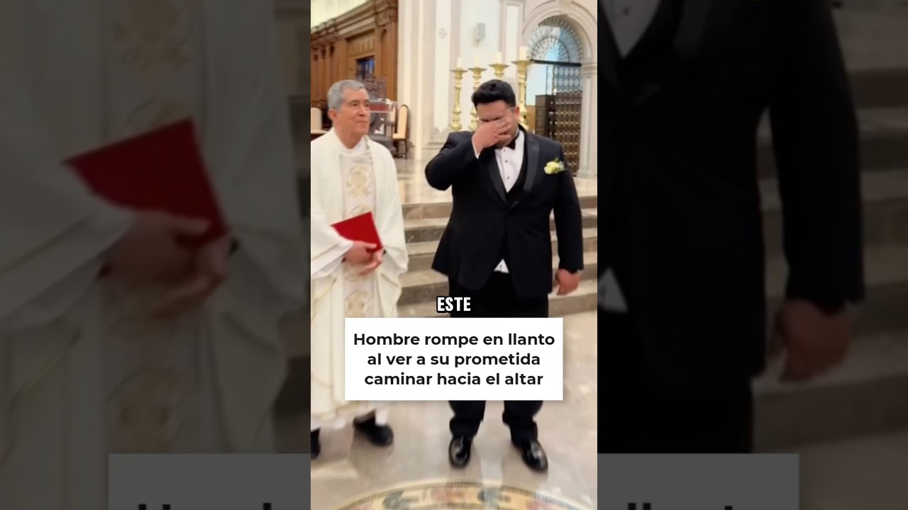 Happy man watching his fiancée walk down the aisle. 👰🏻‍♀️🤵🏻‍♂️💕🇲🇽 #mexico #love #weddings