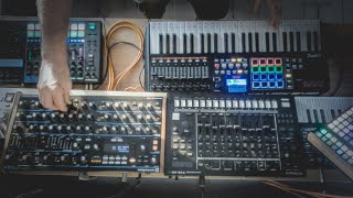 Break beat / Electro LIVE Jam using Deluge, MC 707 & Novation Peak
