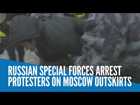 Russian special forces arrest protesters on Moscow outskirts
