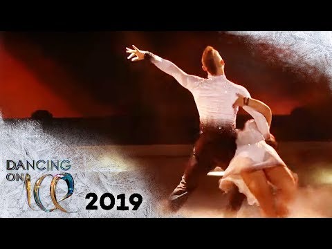 Eric Stehfest receives a standing ovation for his first freestyle routine | Dancing on Ice | SAT.1