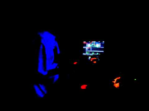 DJ AUDAS juggling en vivo