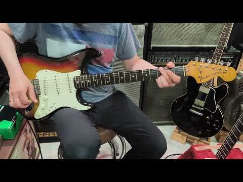 Fender Stratocaster with 3-Bolt Neck, Maple Fretboard 1975 Sunburst image 19