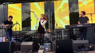 Janet Devlin - Wonderful live at The Lowde Festival (2/7/16)