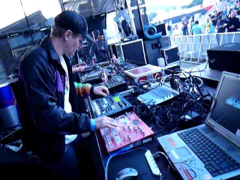 Leigh johnson / Papo Brandenburg Allstars @ Sonne Mond Sterne X3 2009 vid01