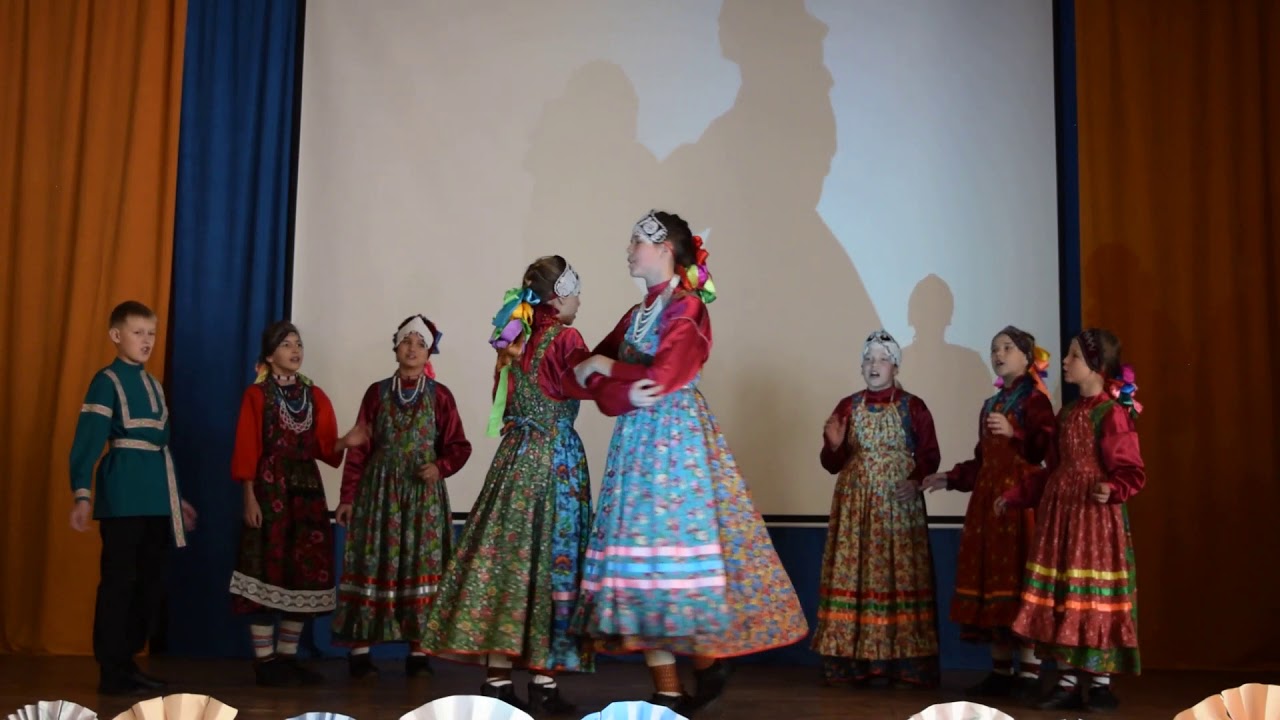8. Детский образцовый фольклорный ансамбль «Дигамор» - «Ой я малым»