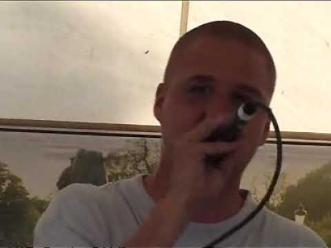 Max Peezay live i Spinn-tältet på Hultsfredsfestivalen 2006.