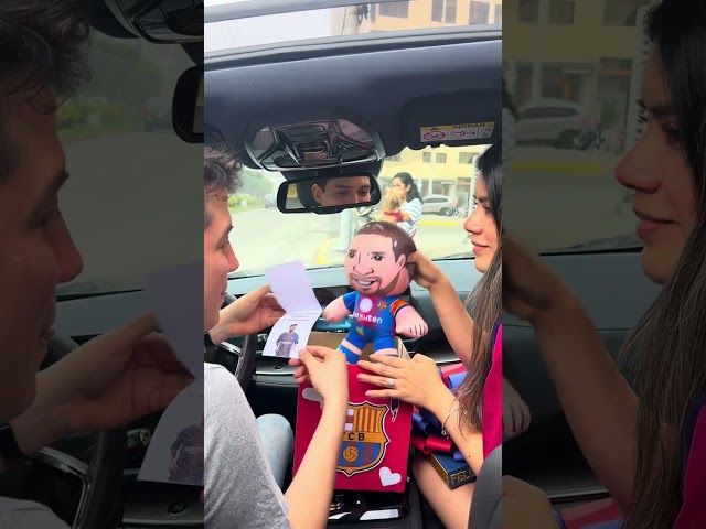 Vídeo relacionado con Alfombrilla de Raton para Ordenador. Regalo Original y Divertido para Aficionados al Futbol. Personalizado. Ser del Barcelona Mola un Huevo.