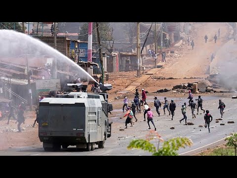 Kenyan police disperse protesters with tear gas in Nairobi