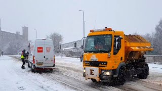 HEAVY SNOWFALL IN WEST YORKSHIRE | HALIFAX | Snowing in Halifax