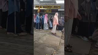 Download lagu SANTRIWATI PPP AL-BAQOROH LIRBOYO Berangkat ke PPHMQ mp3