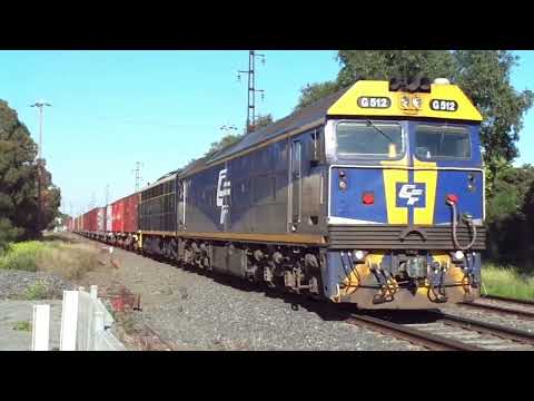 9178 up Ultima - G512 & S303 at Spotswood 15/05/2020