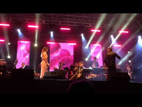 SESI Big Band convida Roberta Sá - Tico-Tico no Fubá