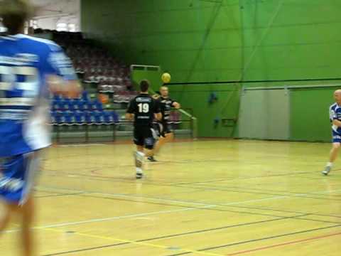 Niklas avslutar ett blixtanfall i nät mot Ystads IF