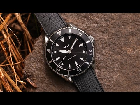 The 4 Key Features of the Vaer Solar Dive Watch