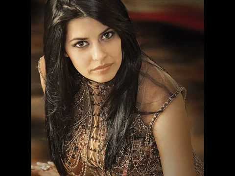 Entrada Triunfal -Célia Sakamoto-