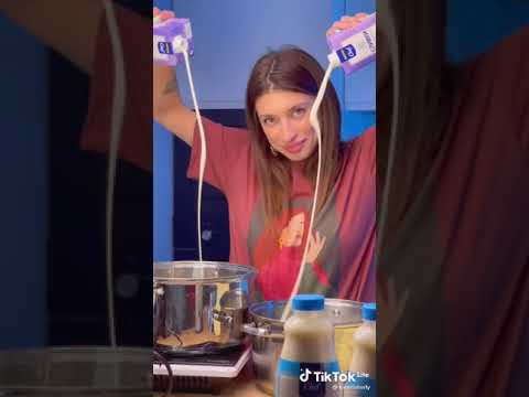 صنعت اكبر شوكولاطة بالعالم حطمت الرقم القياسي 😂✌