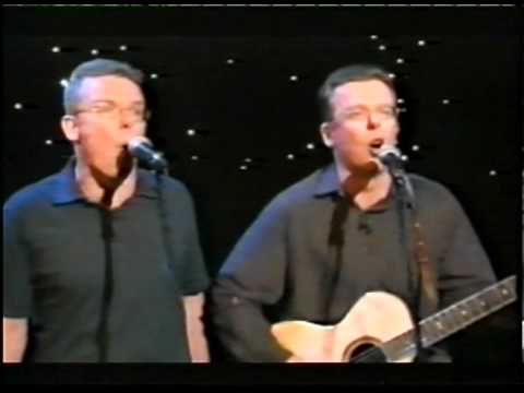Proclaimers : The Fat (performance) Part 2/2 Glory to the Hibees / I'm Gonna Be 500 Miles