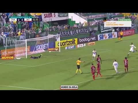 Gol da Chape, Everaldo! É o primeiro da Chape no Brasileirão.