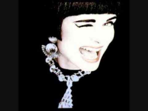 Swing Out Sister  -  Am I The Same Girl