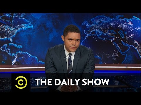 每日秀》--阿爾頓-斯特林和菲蘭多-卡斯蒂利亞的致命槍擊事件。 (The Daily Show - The Fatal Shootings of Alton Sterling and Philando Castile)