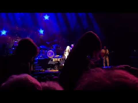 Edgar Winter Introduces Hamish Stuart and Tells Pun Jokes | Live in St. Louis, 09/23/2023