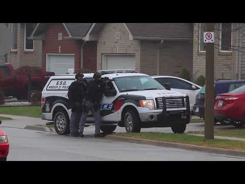 WPD, OPP ROPE squad surround Clover Avenue house
