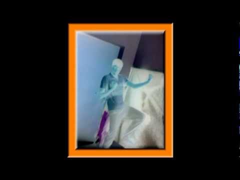 Nouman Khalid - _Desi Thumka_ (feat. Osama Com Laude) [Official Video HD]