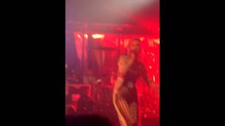 Jennifer Rostock Wenn der Wodka zweimal klingelt