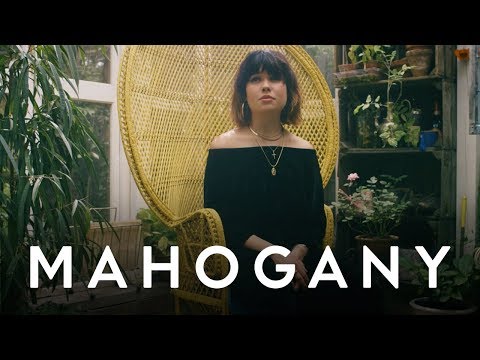 Lily Moore - Lying To Yourself | Mahogany Session