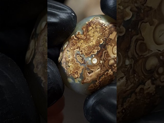 حجر عقيق بافوري مصور طبيعي