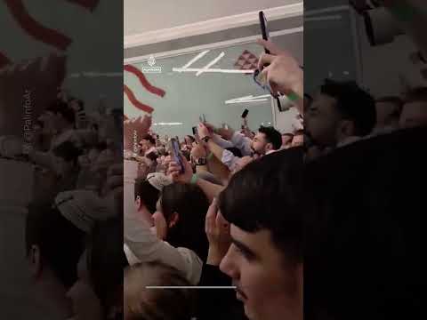Netanyahu rallies Likud voters with megaphone in shopping mall