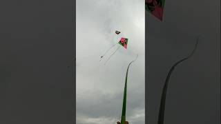 Download lagu Aksi rebutan layangan berujung ricuh mp3