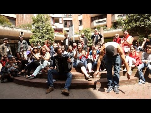 Fredo chante Renaud - "Rouge-gorge" [live de rue - 2015]