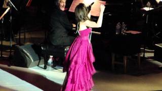 Idina Menzel - Poker Face - Los Angeles, October 22, 2011 (HD)