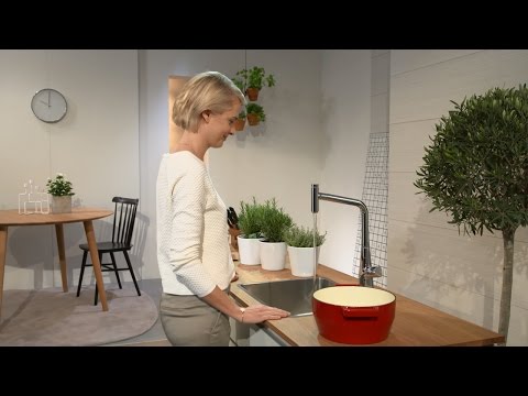 Lifestyle: Single lever kitchen mixer 320  pull-out spout