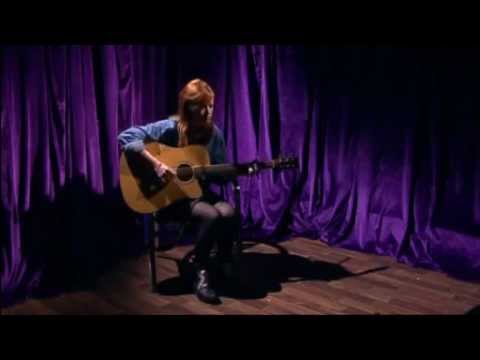 Orla Gartland - Devil On My Shoulder
Orla Gartland - Devil On My Shoulder