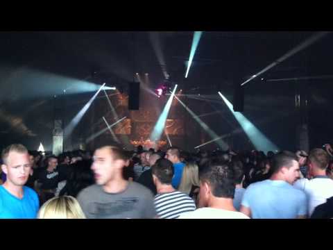Davoodi vs Bestien @ Summerfestival 2011 (part 1)