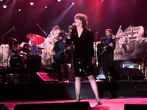 K.T. Oslin - Younger Men (Live at Farm Aid 1990)