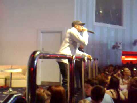 Crazy Cousinz Ft Mc Versatile - The Funky Anthem LIVE